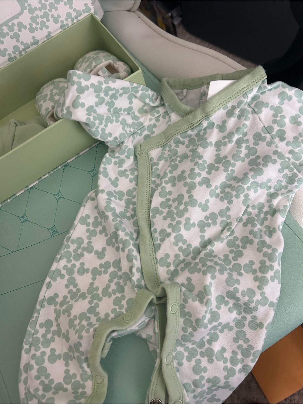 Disney Baby Box Set - Picture 4 of 9